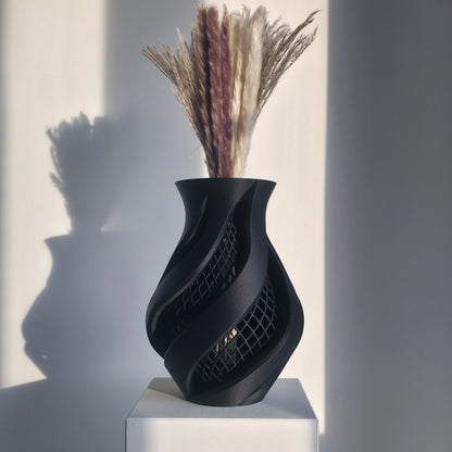 PRYVI Helix Design-Vase mit helixförmiger Struktur und klassischer Form